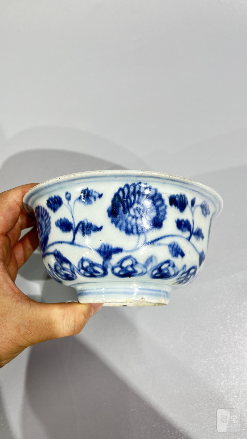 明早期 青花缠枝花卉纹碗 - 图4